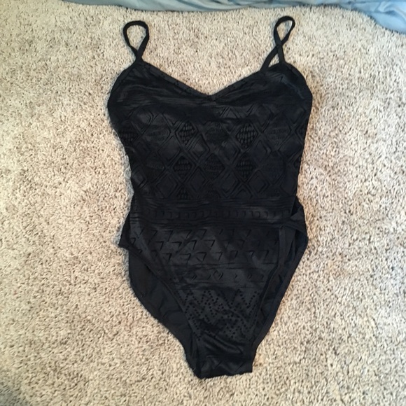 Liz Claiborne Black One Piece SwimSuit Crochet lace pattern Built-in Pad Size 10 - Picture 2 of 16